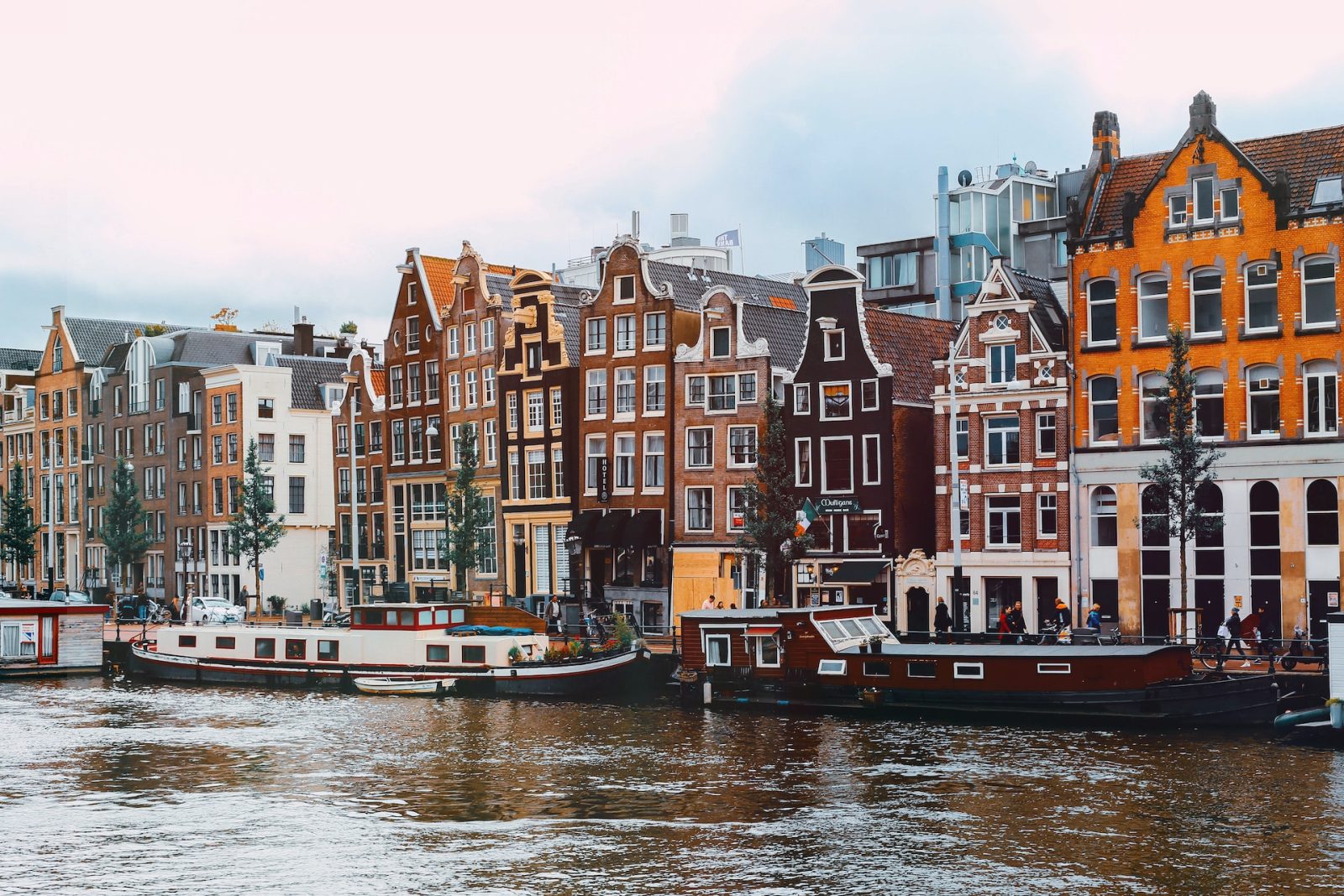 JetBlue Launches Amsterdam Service with Flights from New York
